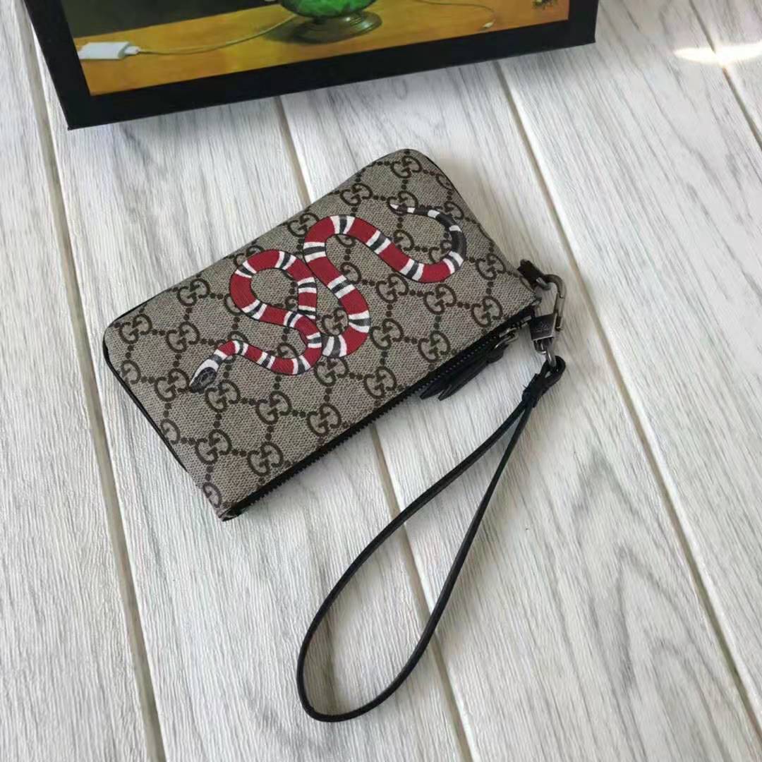 Gucci GG Men Kingsnake Print GG Supreme iPhone Pouch in Beige/Ebony GG Supreme Canvas