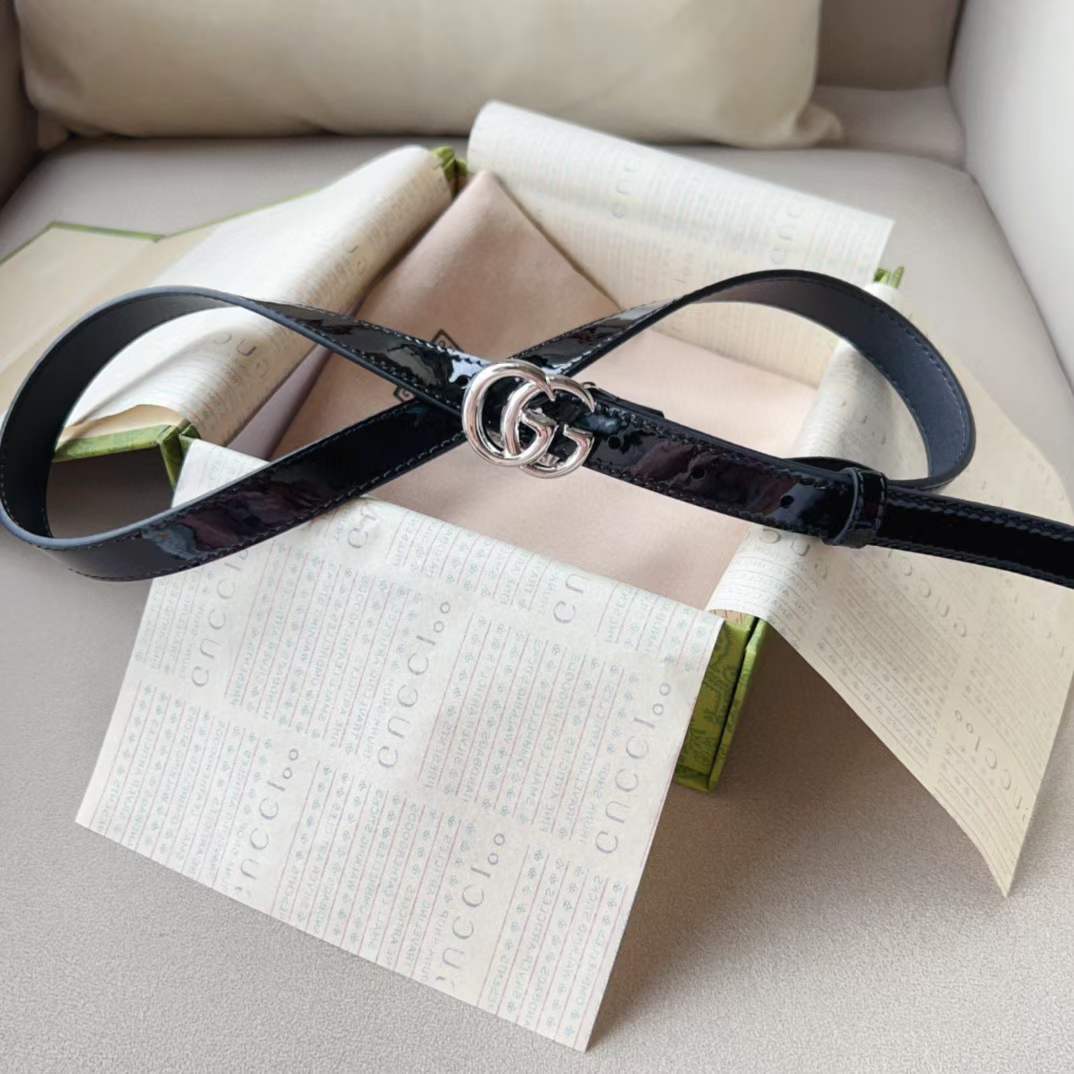 Gucci Unisex GG Marmont Thin Belt Black Leather Double G Buckle