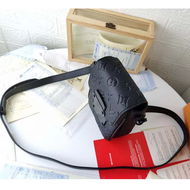 Louis Vuitton LV Unisex S-Lock Vertical Wearable Wallet Black Taurillon Monogram Leather