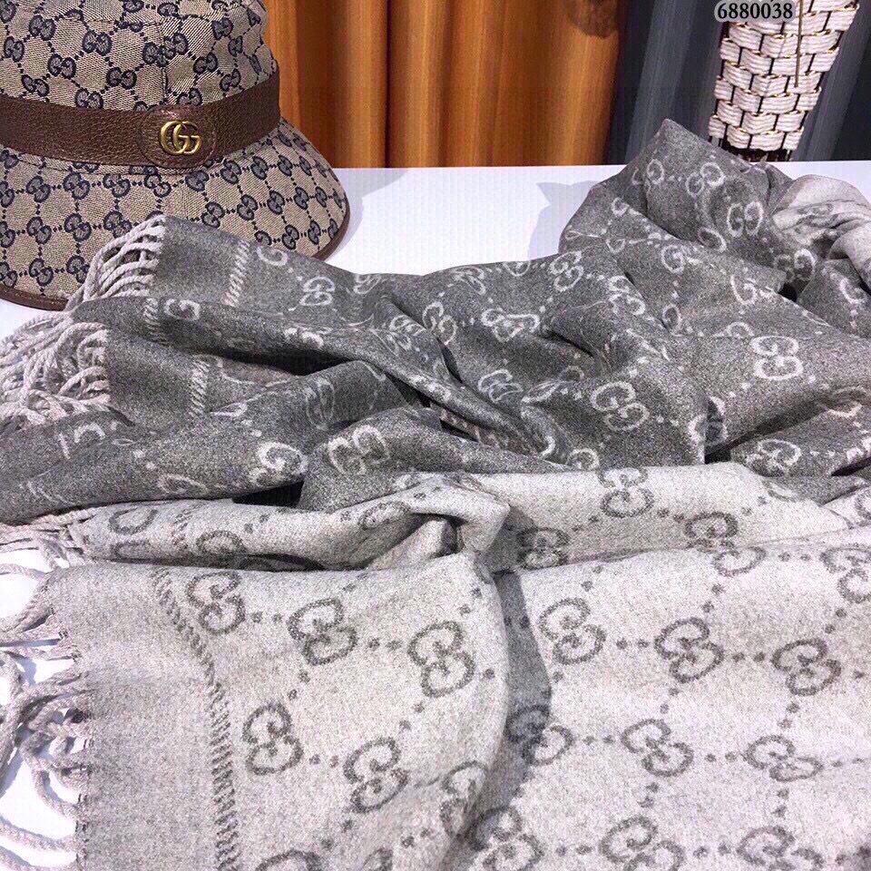 Gucci Unisex GG Jacquard Knitted Scarf Silver Light Grey GG Fringe Edges