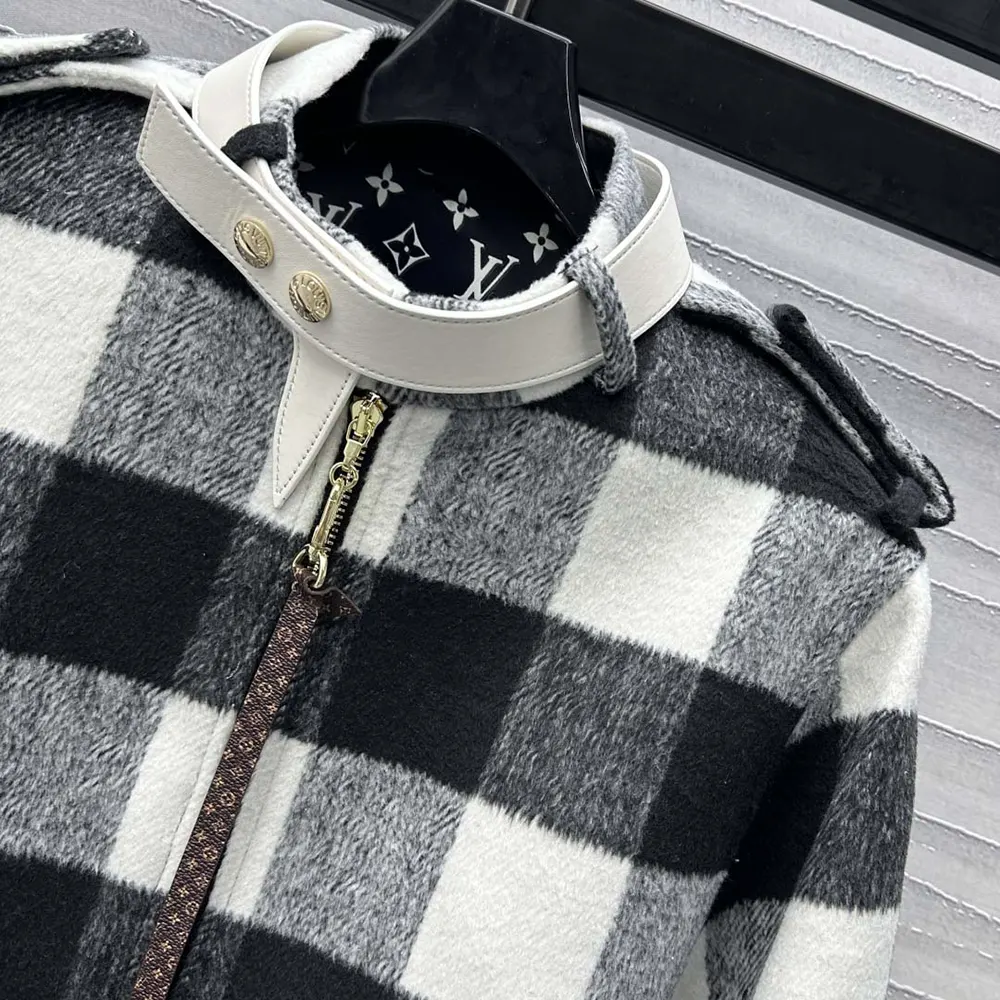 Louis Vuitton Women Double Face Check Cape 1AGPE9