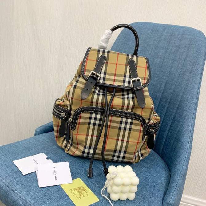 Fashion versatile plaid backpack 1023122011