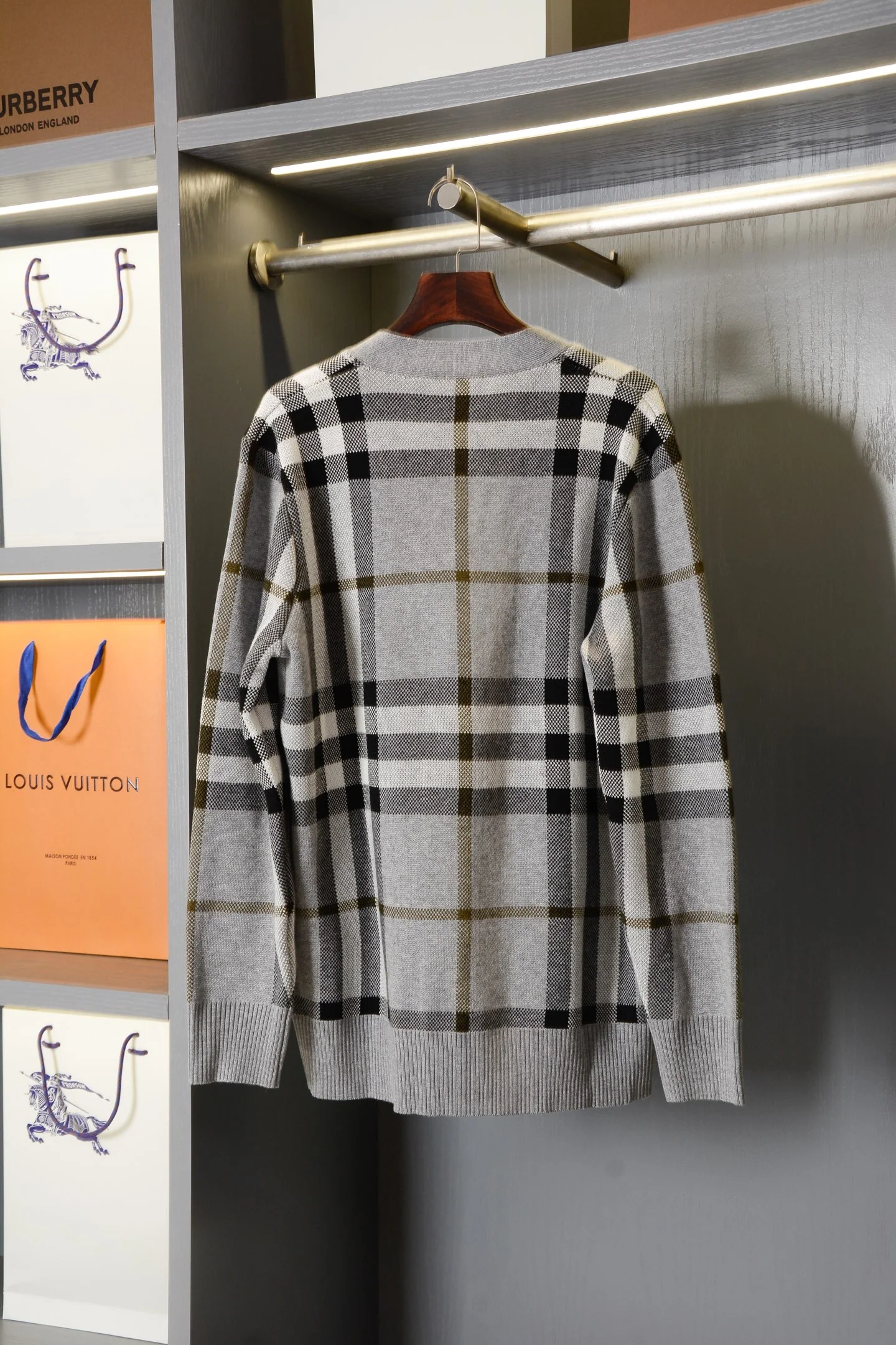 Classic BB Striped V-Neck Cardigan 0625111407