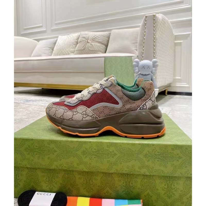 Gucci Unisex Rhyton Sneaker Beige Brick Red GG Supreme Canvas Low Heel