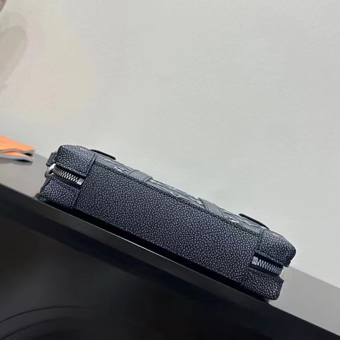 Louis Vuitton LV Unisex Soft Trunk Wearable Wallet Black Charcoal Cowhide Leather