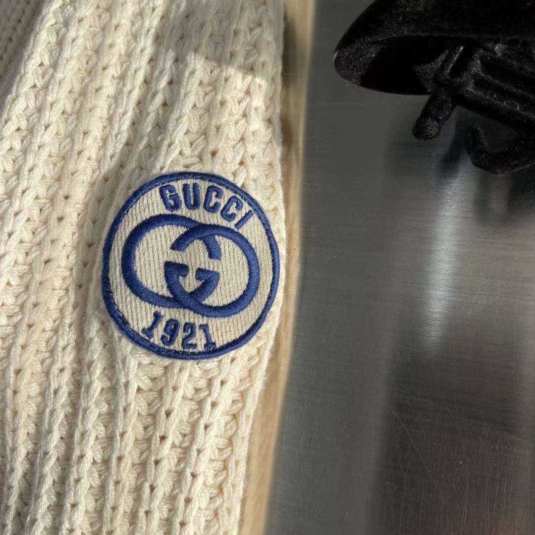 Gucci Women GG Cable Wool Knit Cardigan Web V-Neck Dropped Shoulder Two Front Pockets