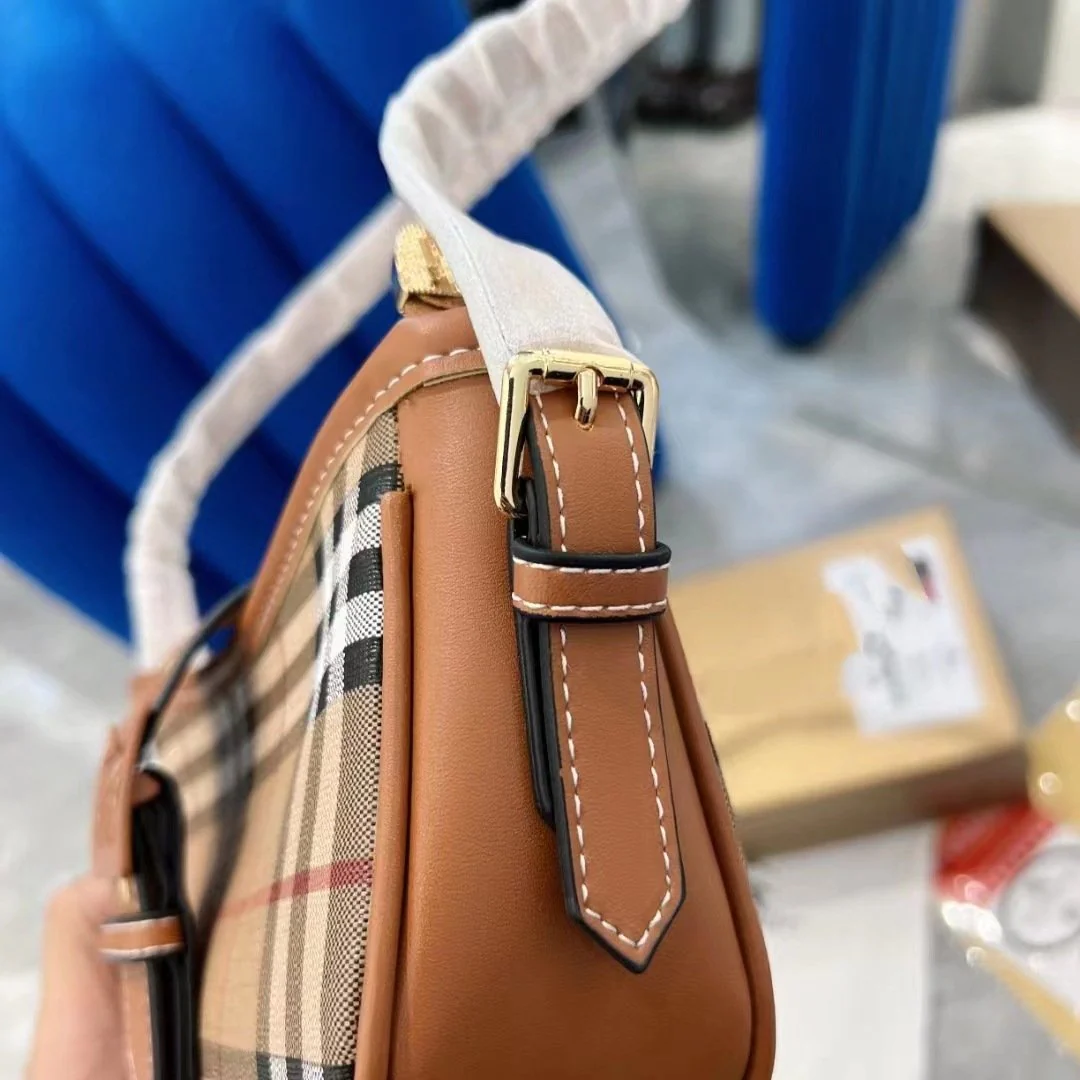 New Classic Retro Underarm Bag 1024010304