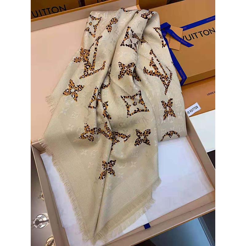 Louis Vuitton LV Women Monogram Giant Jungle Logomania Scarf with Luxuriously Soft Wool-Sandy