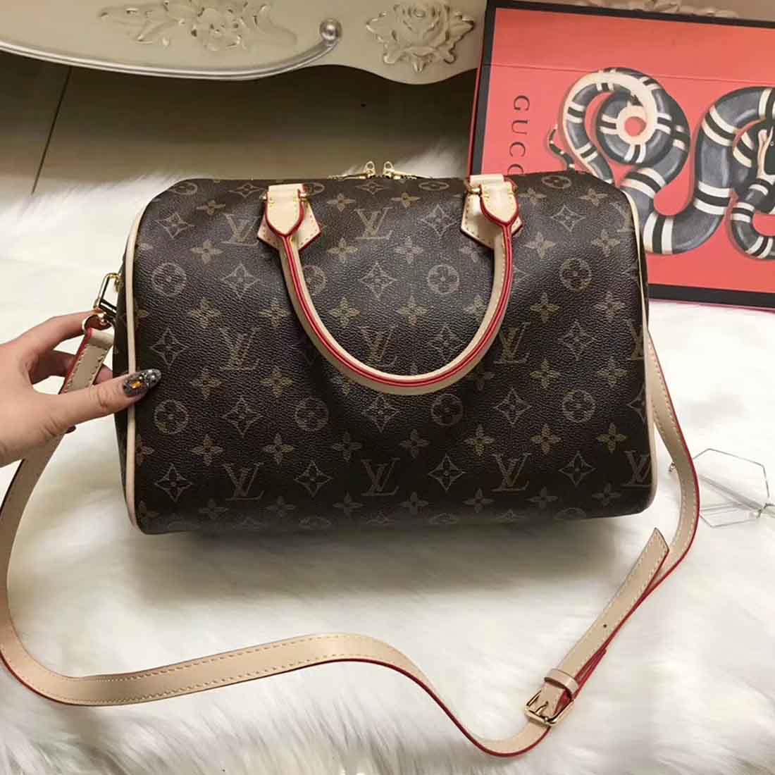 Louis Vuitton LV Speedy Bandouliere 35 M41111