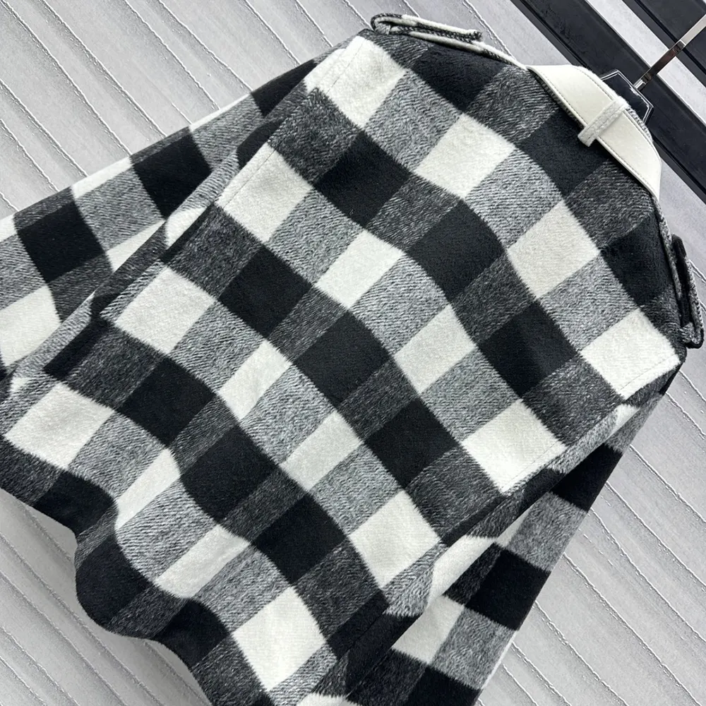 Louis Vuitton Women Double Face Check Cape 1AGPE9