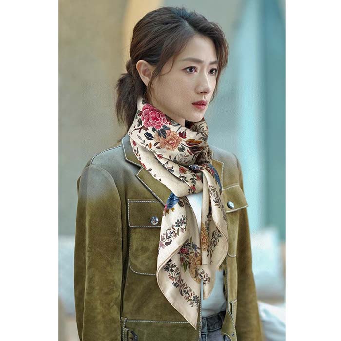 Dior Women CD Dior Jardin D’Hiver 90 Square Scarf White Multicolor Silk Twill