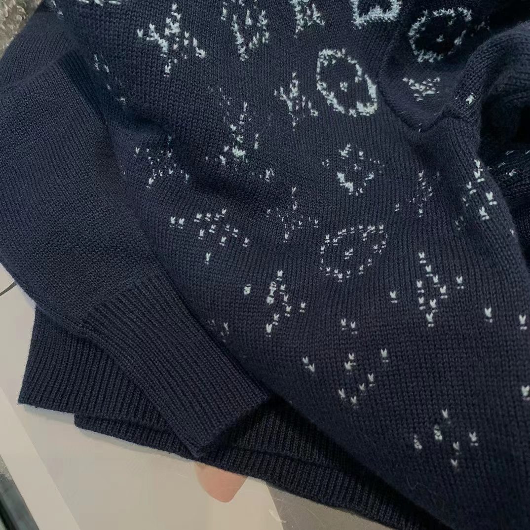 Louis Vuitton Women Gradient Cotton Crewneck Regular Fit Monogram Gradient Volcanic Ash Cotton