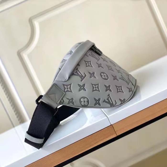 Louis Vuitton LV Unisex Discovery Bumbag Anthracite Gray Monogram Shadow Calf Leather