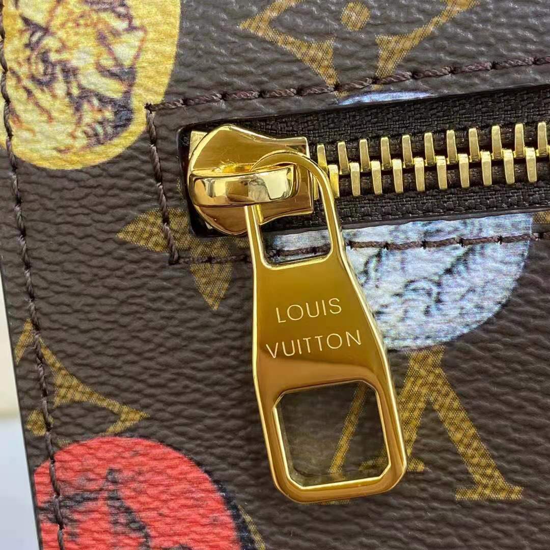 Louis Vuitton LV Unisex Pochette Metis Monogram Cameo Printed Canvas Cowhide Leather