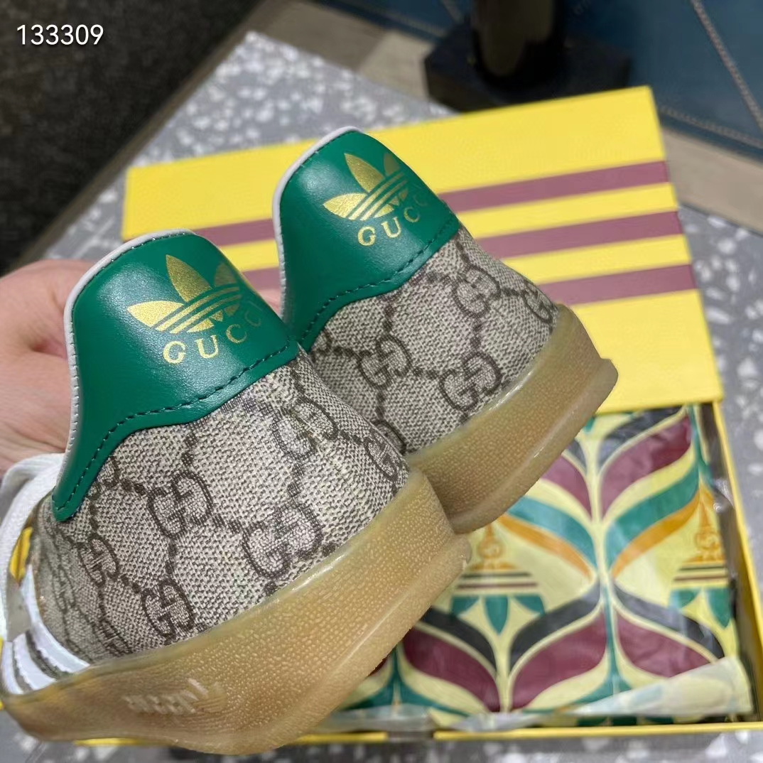 Gucci Unisex Adidas x Gucci Gazelle Sneaker Beige Ebony GG Supreme Canvas Low Heel
