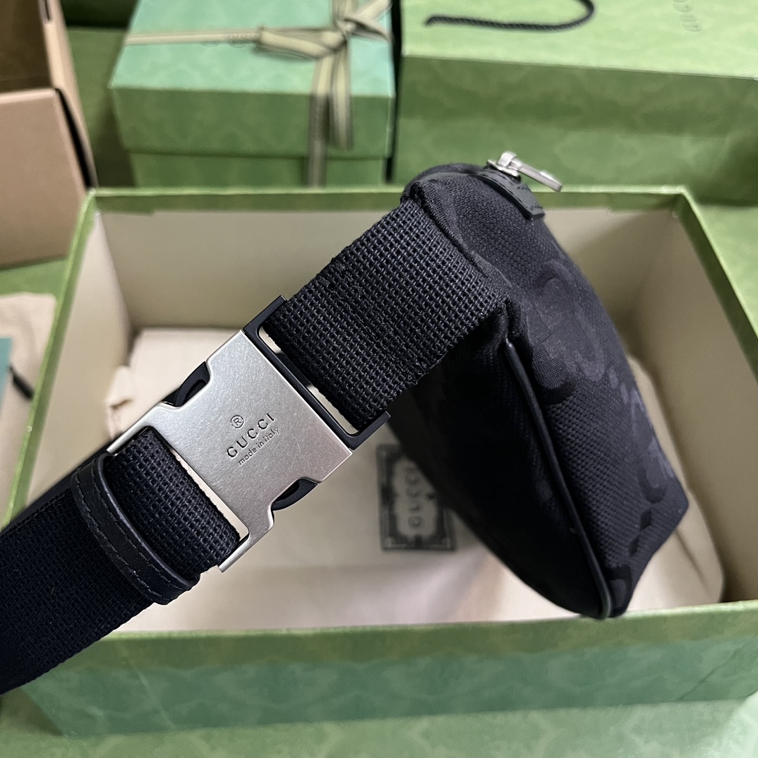 Gucci Unisex GG Jumbo GG Belt Bag Black Leather Canvas Zip Closure