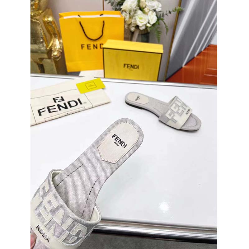 Fendi Women FF Signature Canvas White Leather Slides 1 Cm Heel