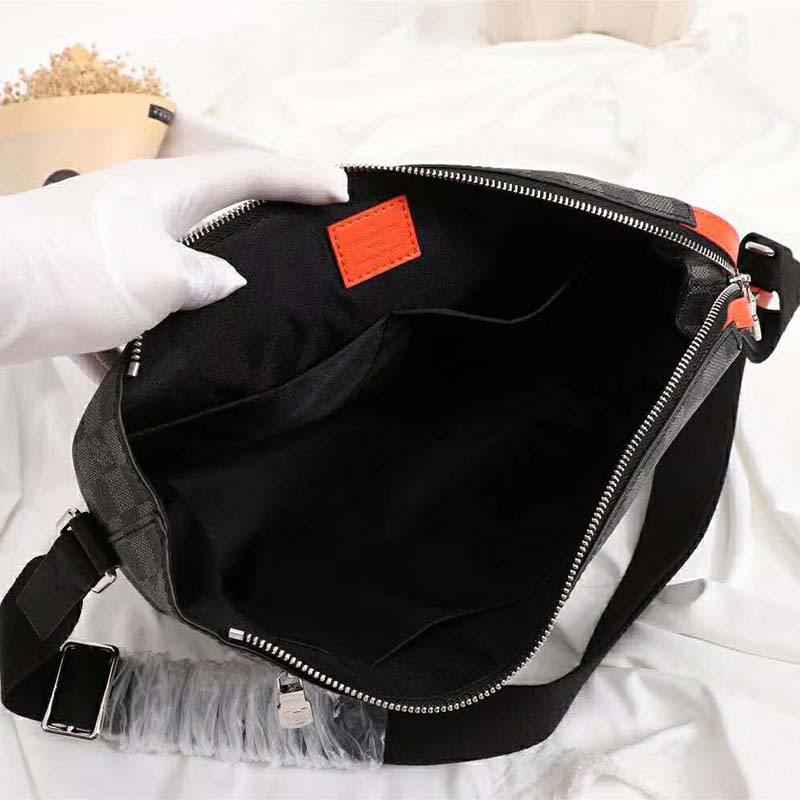 Louis Vuitton LV Men Damier Cobalt Race Discovery Messenger PM Bag-Grey