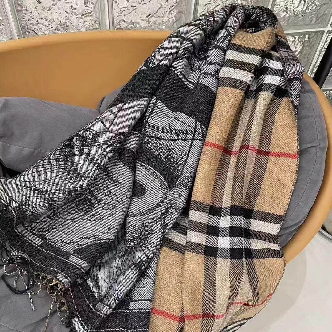 Classic warhorse double-sided scarf 1024110809