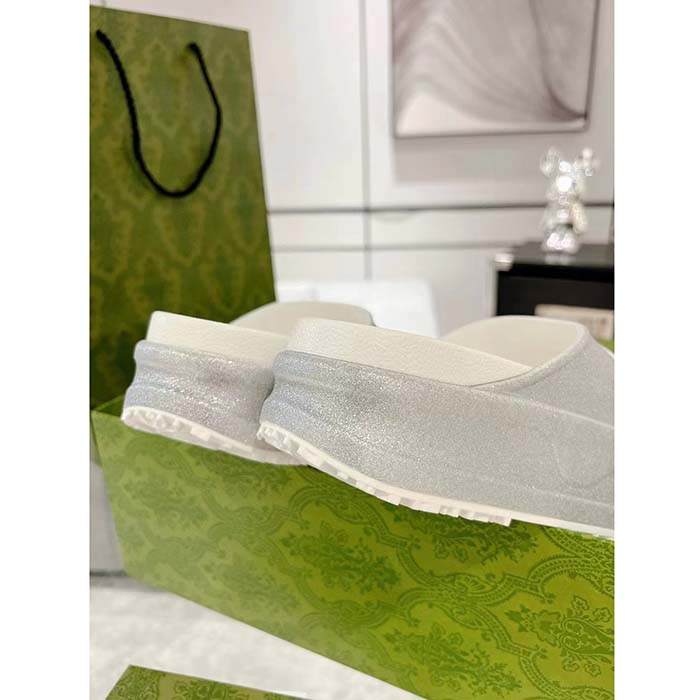 Gucci Unisex GG Interlocking G Slide Sandal Metallic Silver Rubber Low 4.3 CM Heel