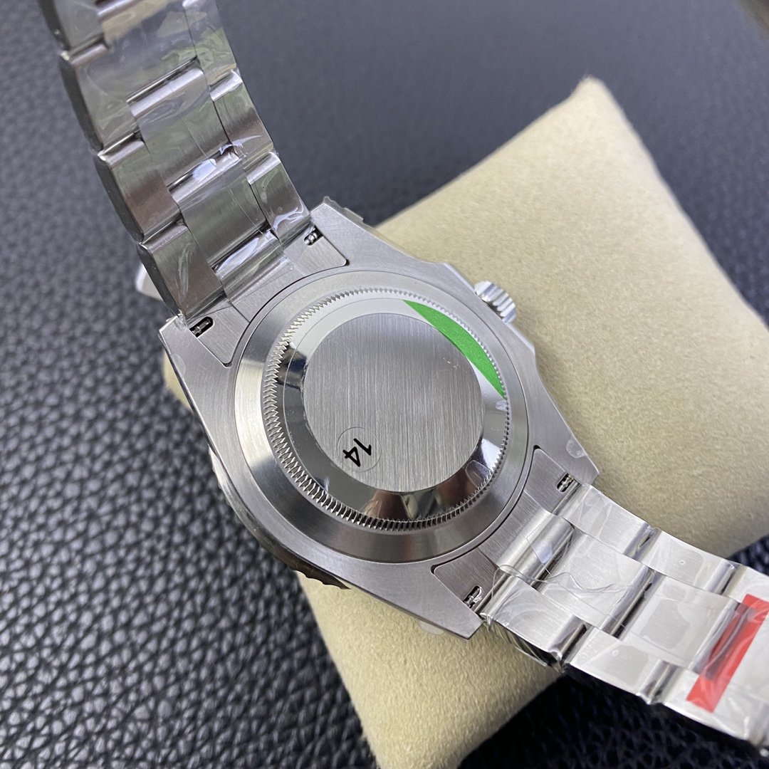 Rolex Submariner Date Green Bezel 41mm