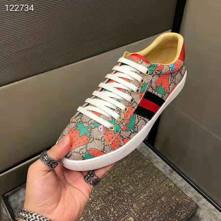 Gucci Women’s Ace GG Gucci Strawberry Sneaker in GG Supreme Canvas in 2cm Height-Brown