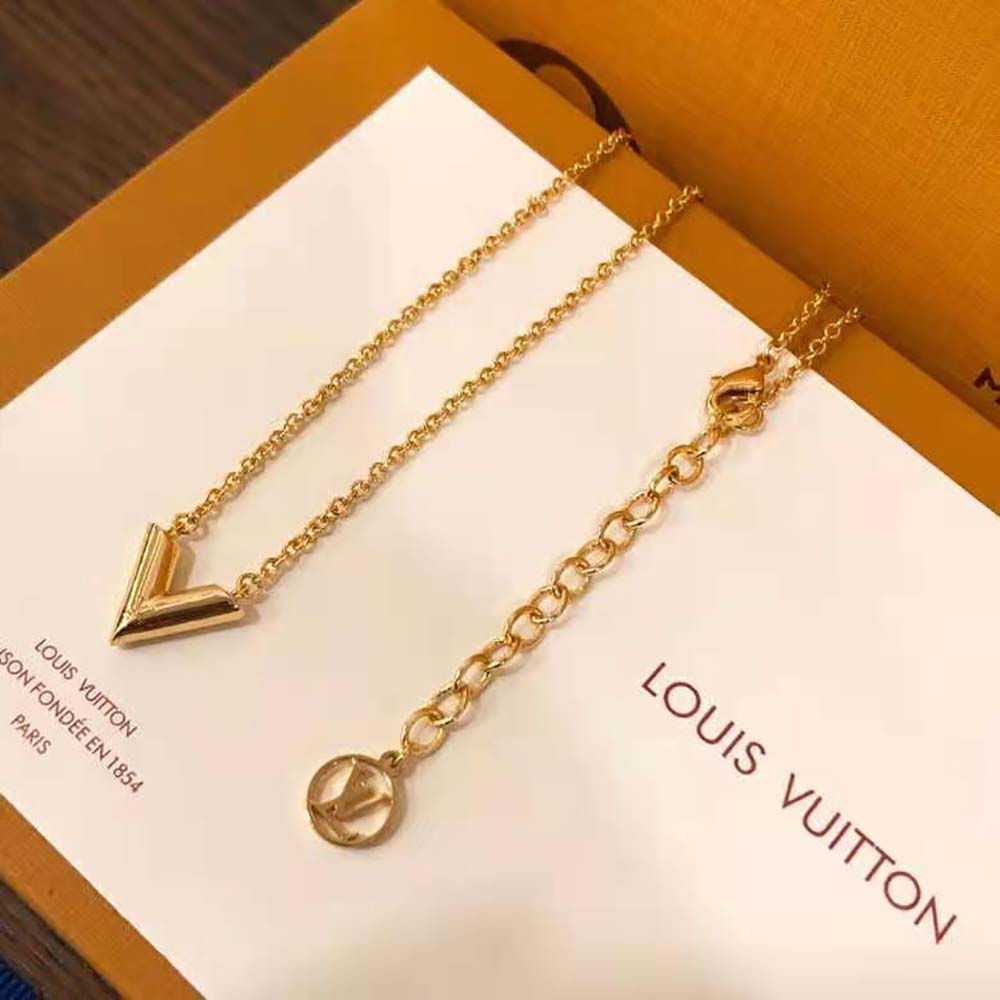 Louis Vuitton Women Essential V Bracelet