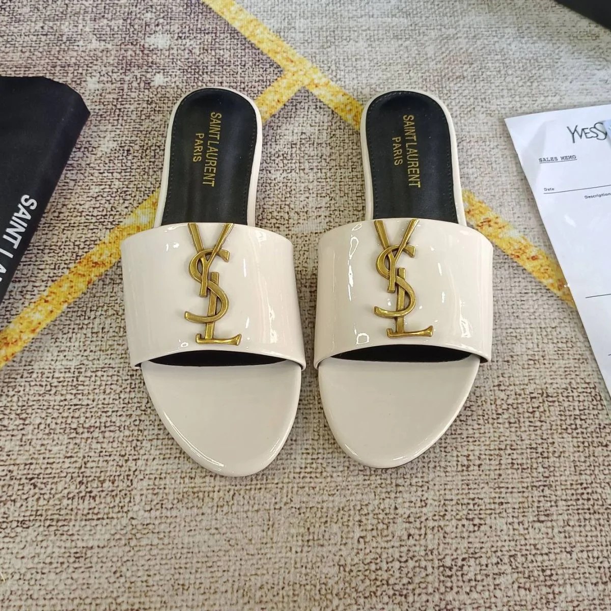 New Slippers Fashion Sandals 1024031124