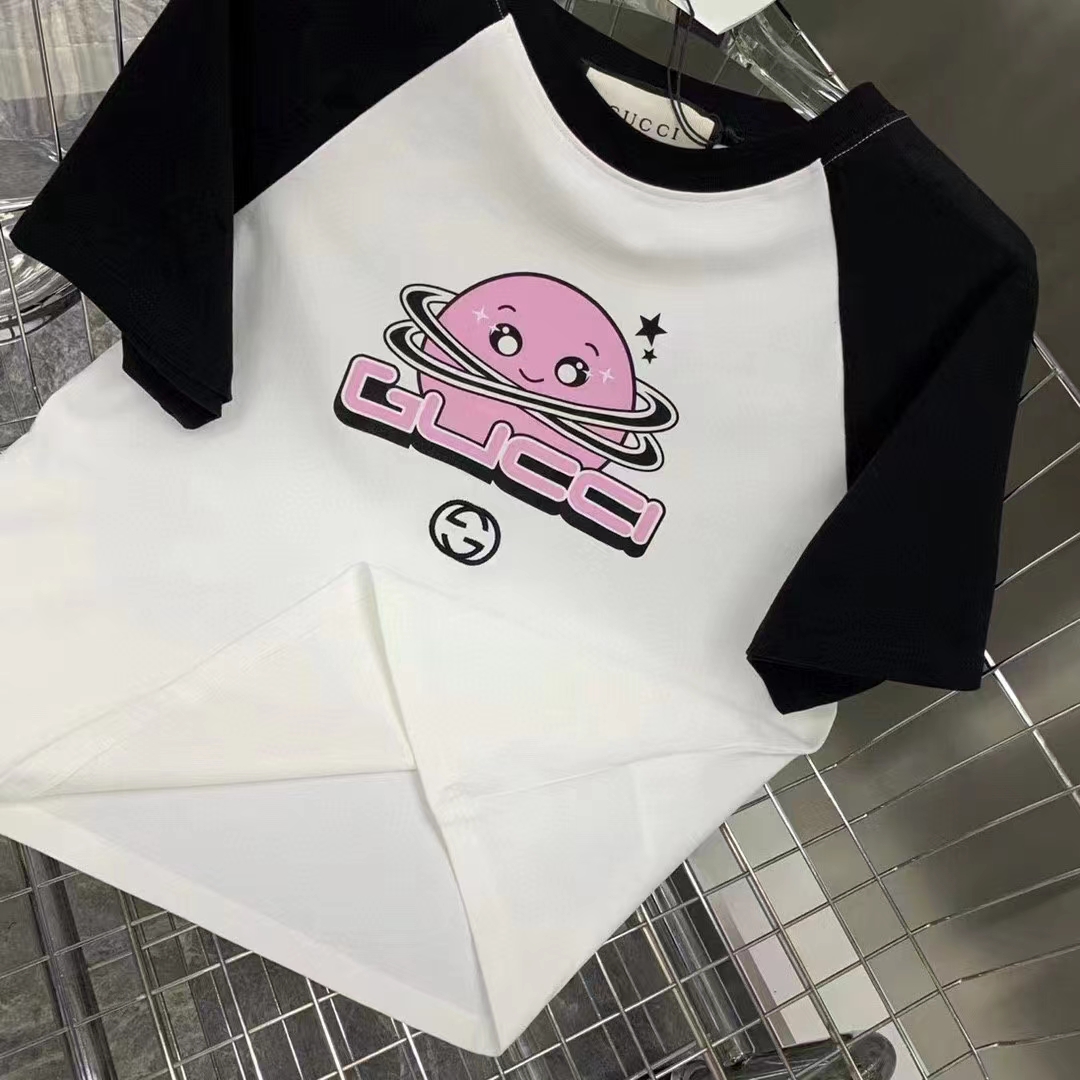 Gucci GG Men Cotton Jersey Short Sleeved T-Shirt Off White Black Gucci Planet Print Crewneck