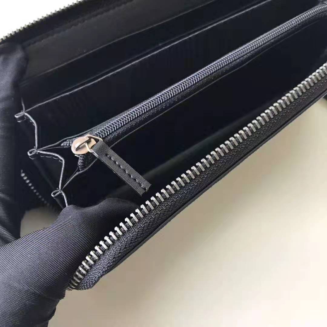 Gucci GG Men Bee Print GG Supreme Zip Around Wallet in Beige/Ebony GG Supreme