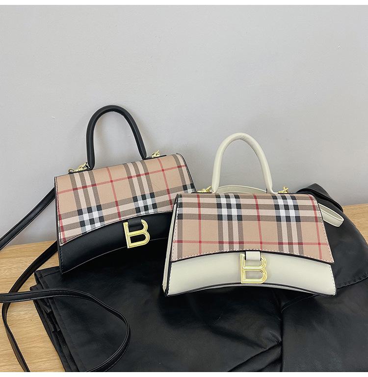 Retro Small Square Bag New High-end Sense Shoulder Bag 1024041615