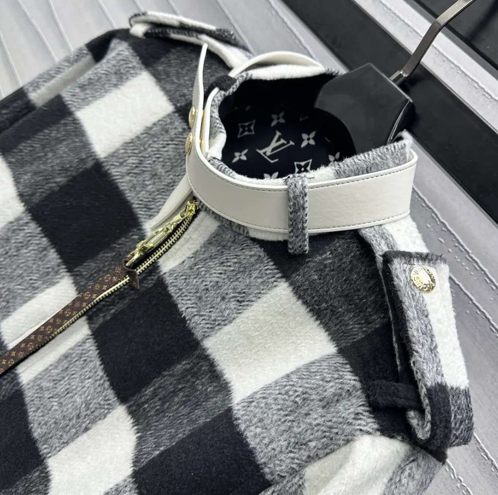 Louis Vuitton Women Double Face Check Cape 1AGPE9