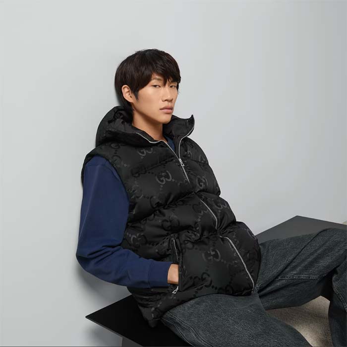 Gucci Men Jumbo GG Canvas Vest Padding Front Pockets Zip Closure Hood Zip Pocket