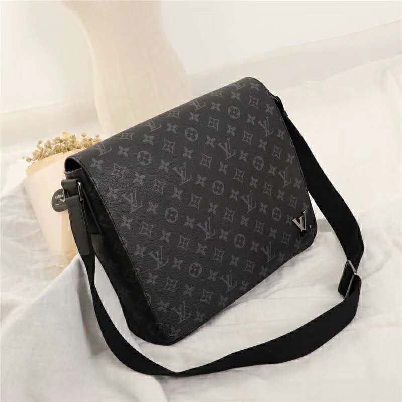 Louis Vuitton LV Men District MM Bag in Monogramme Eclipse Canvas-Grey
