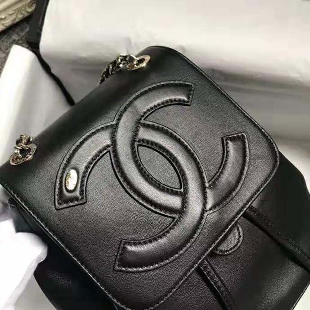 Chanel Women Backpack in Lambskin Leather-Black