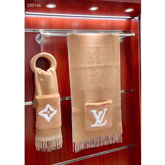 Louis Vuitton Unisex LV Cosy Mink Fur Collection Scarf Cashmere Beige Jacquard Initials Monogram Flowers
