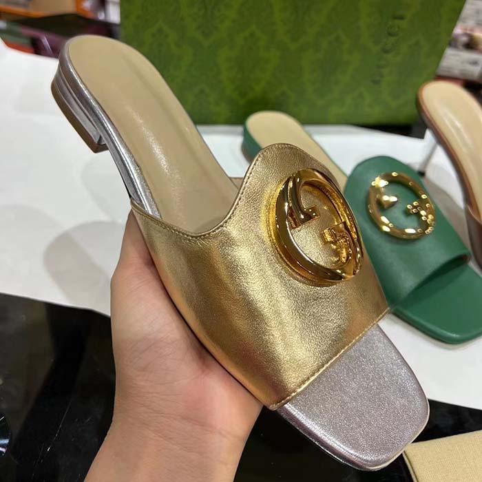 Gucci Women GG Nojum Blondie Slide Metallic Platinum Leather Round Interlocking G Flat