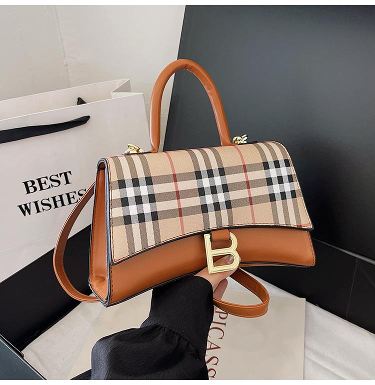 Retro Small Square Bag New High-end Sense Shoulder Bag 1024041615