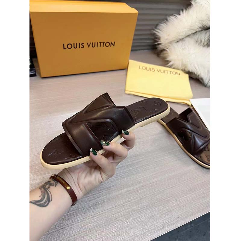 Louis Vuitton LV Unisex Oasis Mule Black Grained Calf Leather Rubber Signature