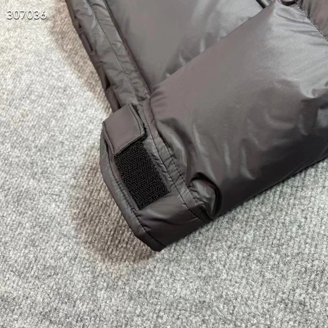 Gucci Women Nylon Down Jacket GG Inserts Feather Padding Lined High Neck Velcro Cuffs