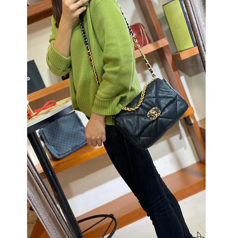 Chanel Women Chanel 19 Flap Bag in Goatskin Leather-Black