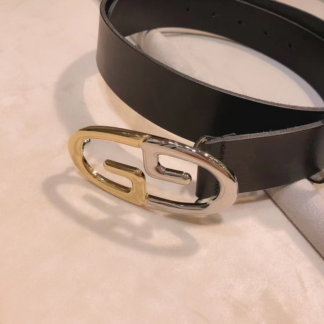 Gucci Unisex Belt Two-Toned Metal GG Buckle Black Leather 3.3 CM Width