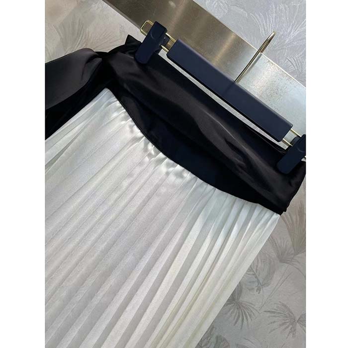 Louis Vuitton Women LV Bow Detail Pleated Wrap Skirt White 1AFFX3