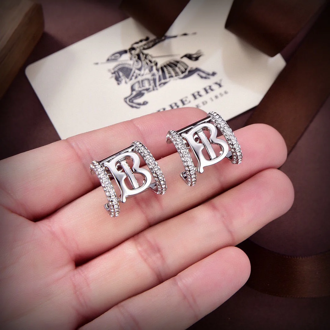 Logo Letter Metal Women's Earrings 1025051303