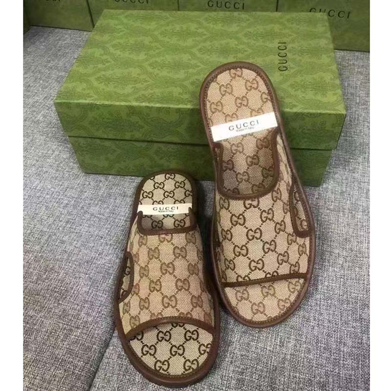 Gucci Unisex GG Supreme Slide Sandal Beige Ebony GG Supreme Canvas