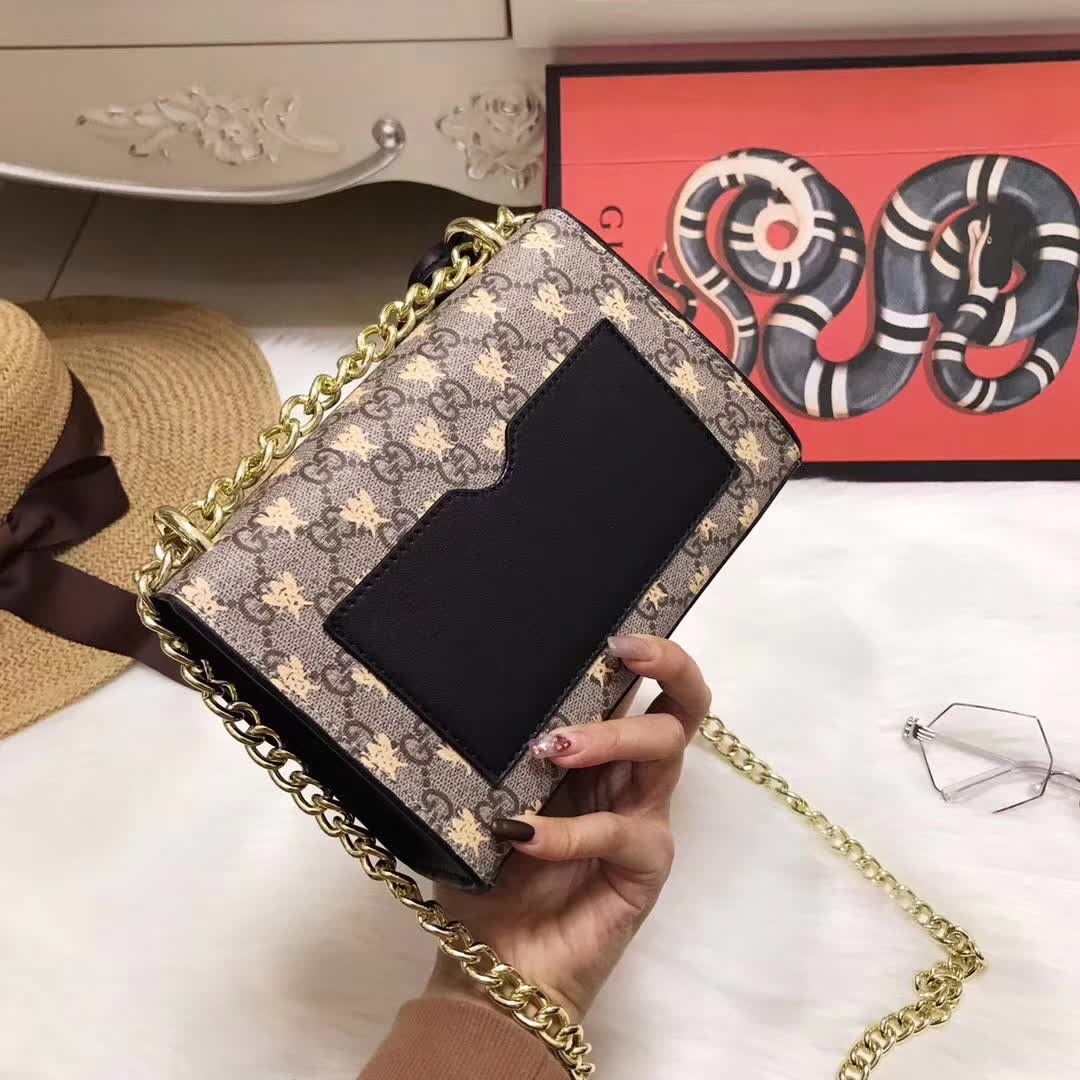 Gucci Padlock Small GG Bees Shoulder Bag in GG Supreme Canvas