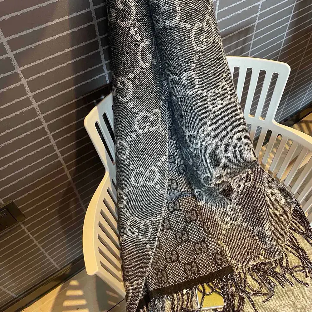 Gucci Unisex GG Jacquard Pattern Knit Scarf with Tassels-Black 6766104G2001061