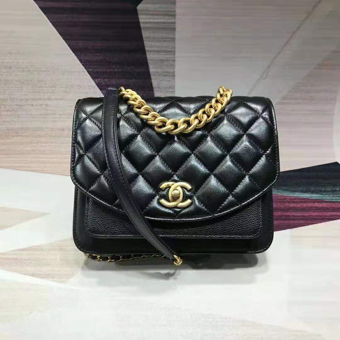 Chanel Women Flap Bag in Smooth Calfskin Leather-Black