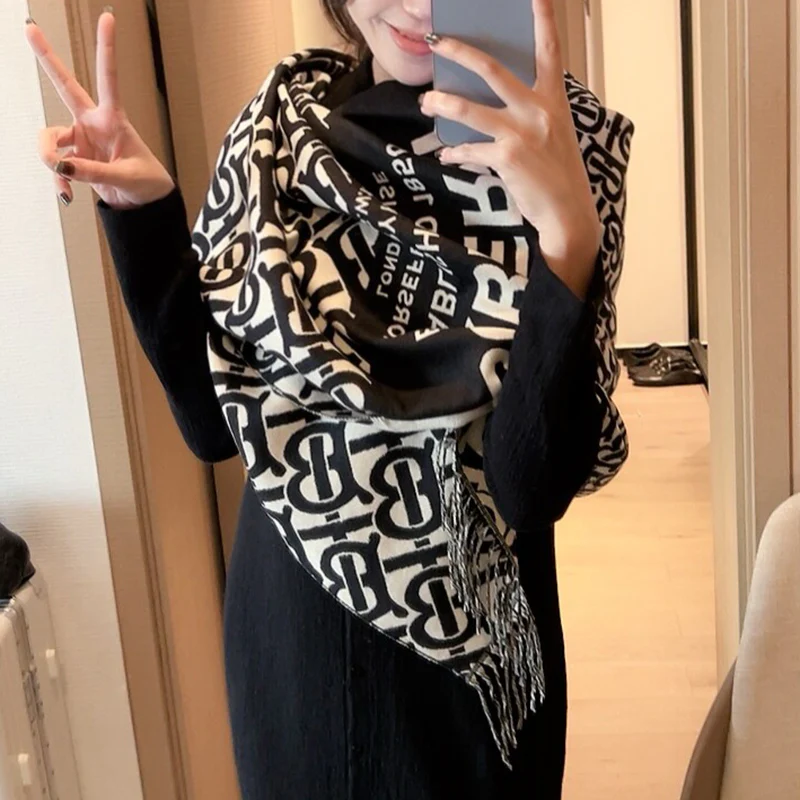 Fashion and versatile cashmere scarf 1024093003