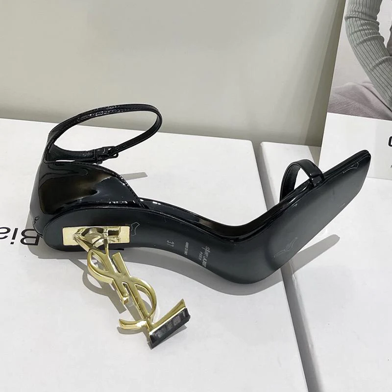 Classic high-heeled sandals combine modernity and fashion 1024022017